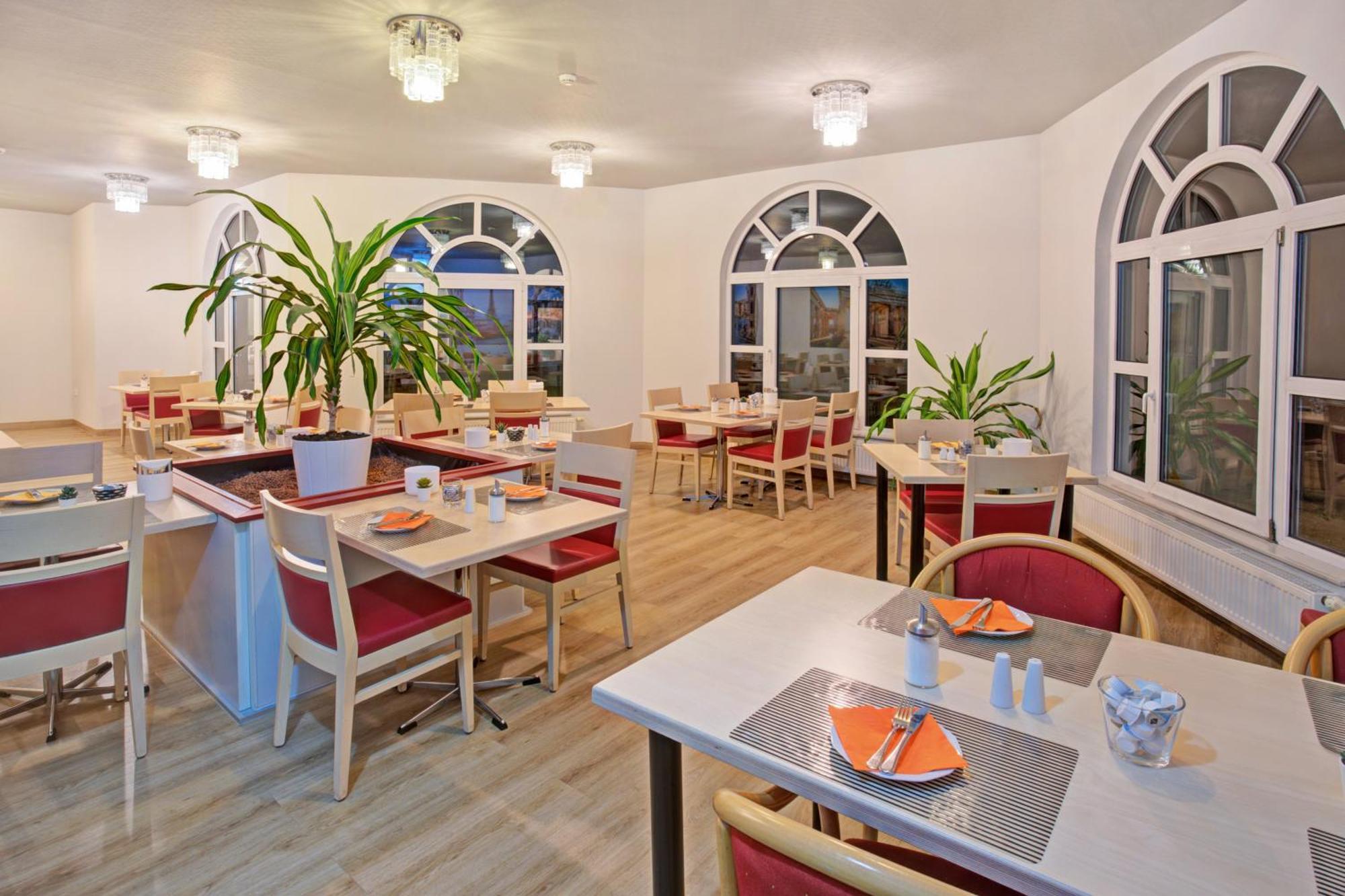 Ambassador Thecontinents Hotel Karlsruhe Bagian luar foto