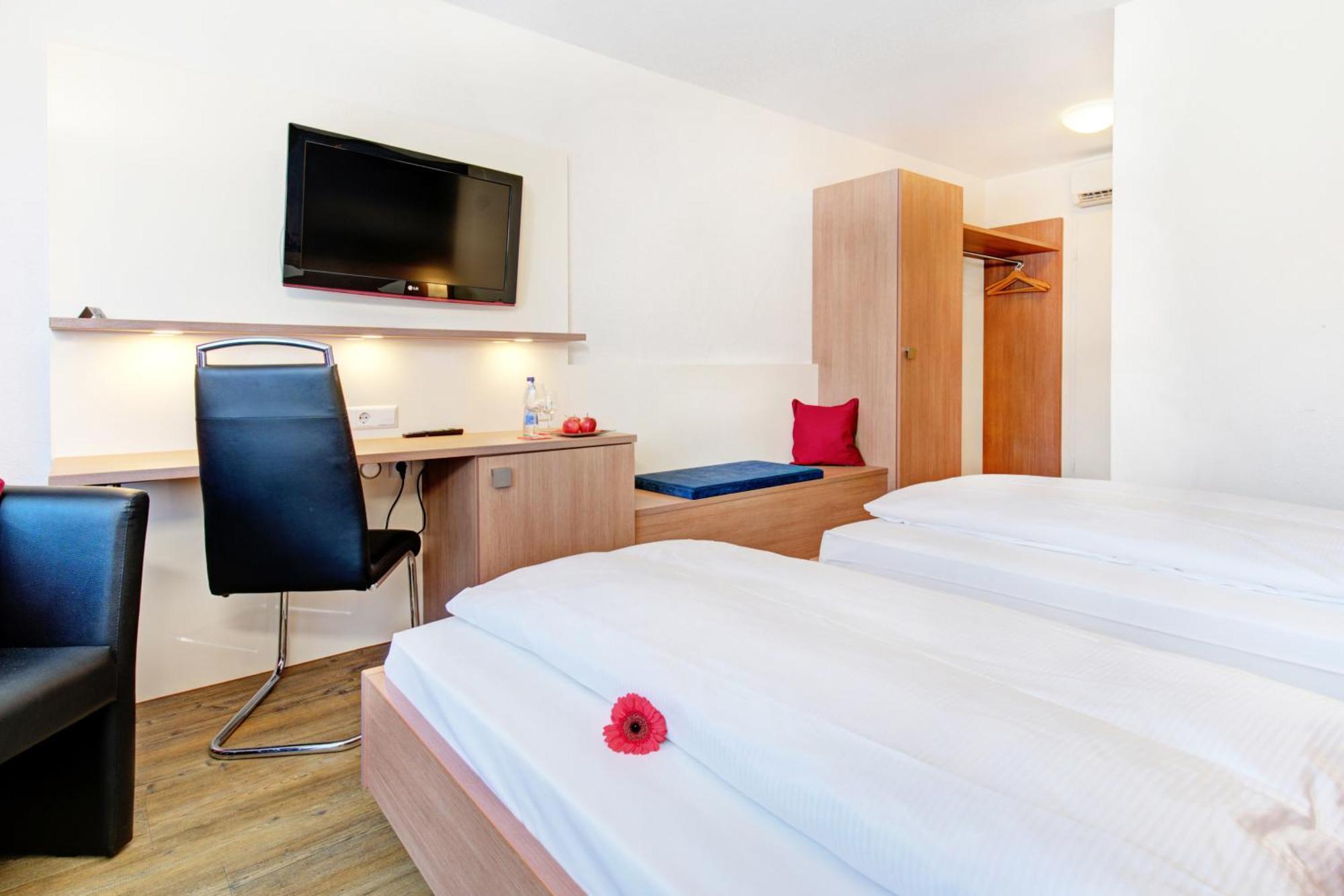 Ambassador Thecontinents Hotel Karlsruhe Bagian luar foto