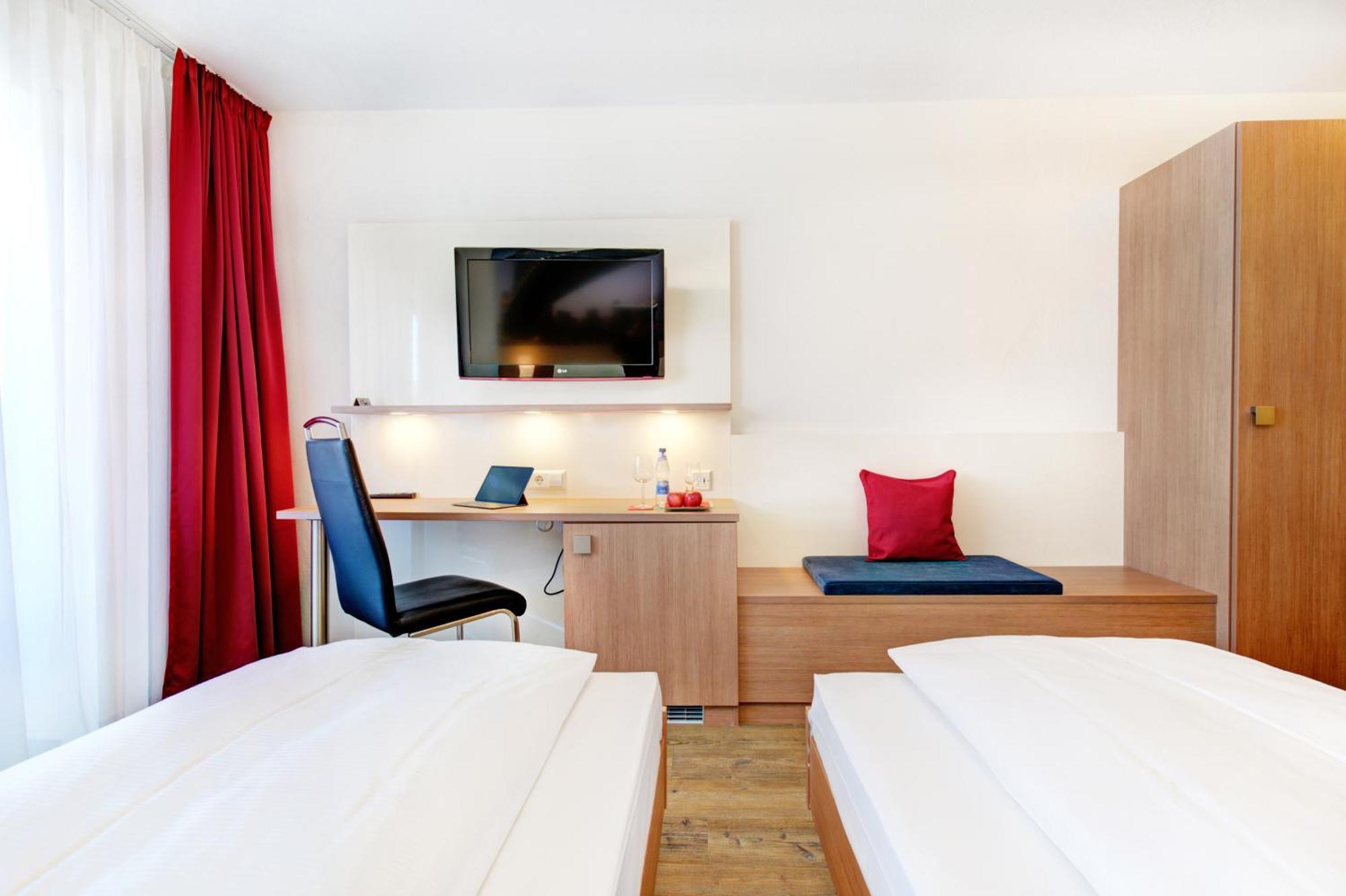 Ambassador Thecontinents Hotel Karlsruhe Bagian luar foto